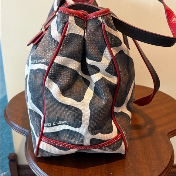 Dooney Bourke giraffe pattern shoulder bag tote red leather trim side tops EUC - Picture 6 of 17